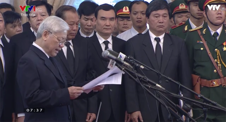 Tổng Bí thư Nguyễn Phú Trọng đọc lời điếu truy điệu nguyên Thủ tướng Phan Văn Khải. Tổng Bí thư nhấn mạnh, nguyên Thủ tướng Phan Văn Khải là nhà lãnh đạo xuất sắc của Đảng, Nhà nước và nhân dân, là người cộng sản kiên cường suốt đời phấn đấu cho sự nghiệp cách mạng của Đảng, Nhà nước và nhân dân. Ông ra đi là sự mất mát to lớn với Đảng, Nhà nước và toàn thể dân tộc.