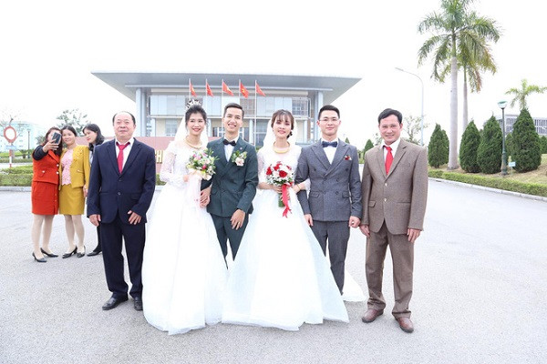 Cuoc “dung do” giua hai dam cuoi va hanh dong dac biet cua co dau - chu re-Hinh-4