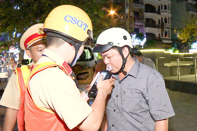 Sau gan 1 thang, phat vi pham nong do con hon 53 ty dong