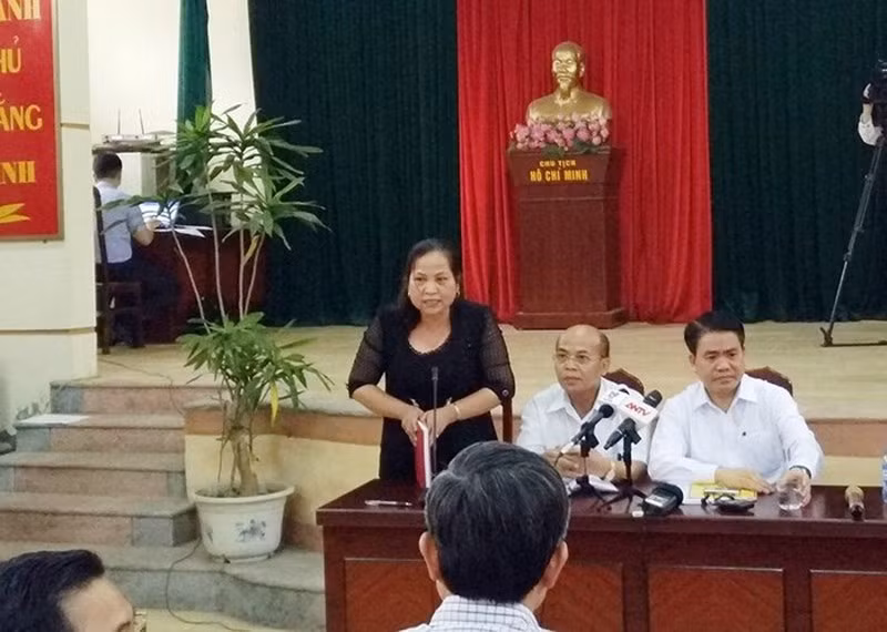 Bà Nguyễn Thị Lan, người vừa bị bãi miễn chức vụ Chủ tịch HĐND xã Đồng Tâm vào sáng nay, 13/12.