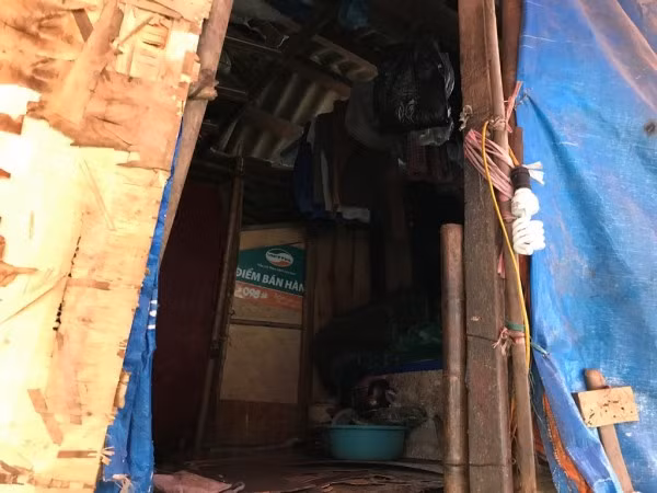 Cạnh đó là căn phòng khác với diện tích tương tự phòng bà Hòa.