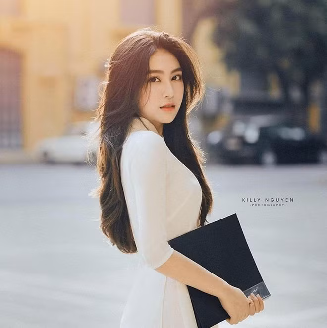 Nu sinh mac quan phuc di thi hop hon cu dan mang-Hinh-3