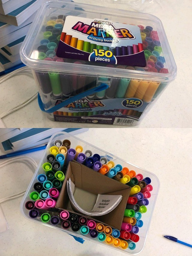 Bút đầy hộp thế còn gì nữa.