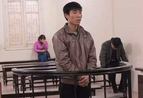 Lừa đảo chiếm đoạt hơn 2 tỷ đồng qua việc mua đất nền, Lê Thanh Tú bị tuyên phạt 16 năm tù giam.