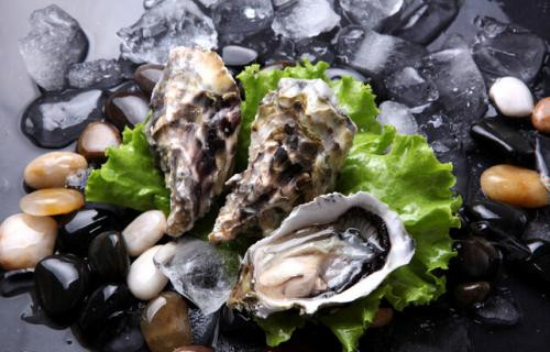 Cùng với tuổi tác, sức mạnh đàn ông sẽ giảm dần, ăn hàu sẽ giúp cung cấp nguồn kẽm quý giá một thành phần quan trọng trong sức mạnh của các "con giống".