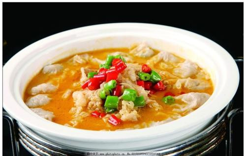 Ngoài ra, chất capsaicin có thể hòa tan trong dầu ăn, vì thế khi xào nấu có thể dùng dầu thật nóng xào ớt trước, ớt sẽ bớt cay.