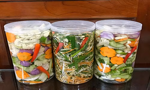 Dưa muối chua giòn, thơm ngon. Dưa muối chua giòn, thơm ngon.