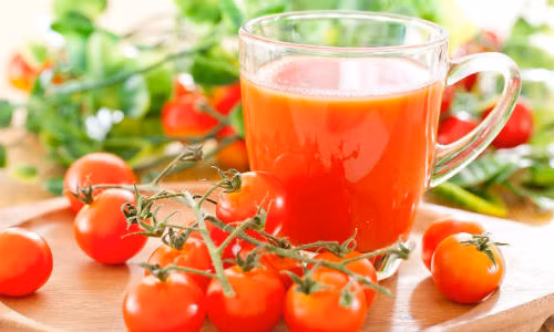 Uống một chút nước muối loãng trước khi uống rượu cũng có thể giúp ổn định cảm xúc.