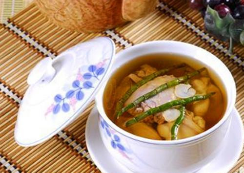 Bất kể là bạn lựa chọn loại trà nào trên đây để uống thì cũng nên hạn chế ăn cay nóng, hạn chế đồ nhiều dầu mỡ, đồ kích thích.