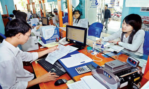 Mỗi năm cả nước phải giảm 70.000 người trong biên chế, nhưng thực tế sau hai năm thực hiện tăng lên 96.000. Ảnh: PV.