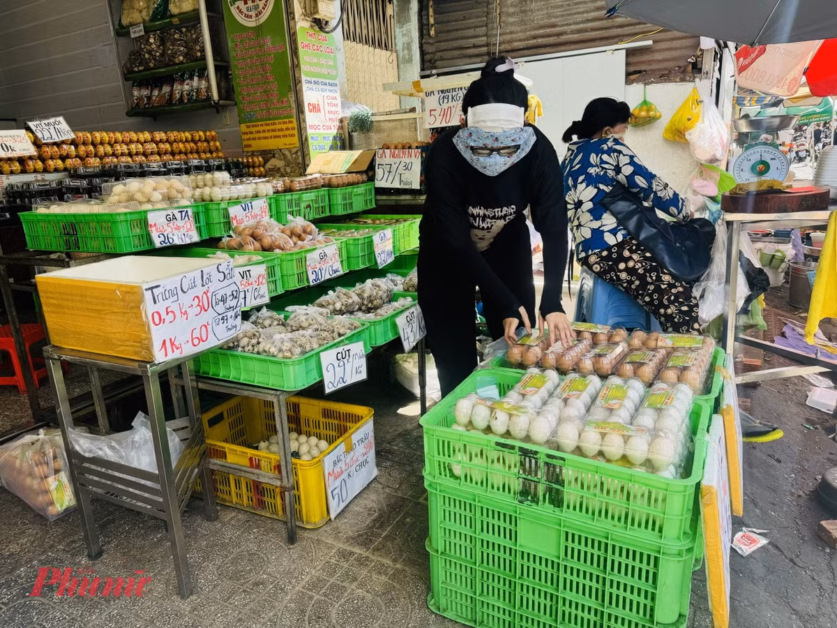 Trung ga ban do dong, gia re ky luc-Hinh-5