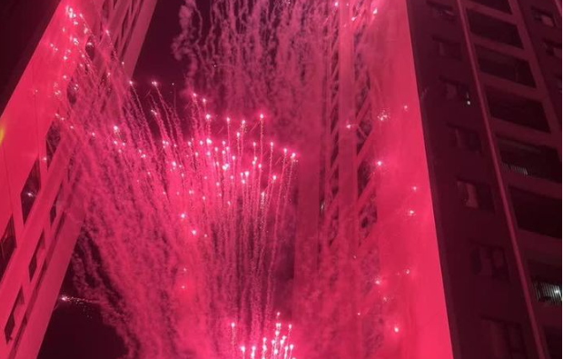 Chay can chung cu sau man ban phao hoa choi Trung thu o Ha Noi