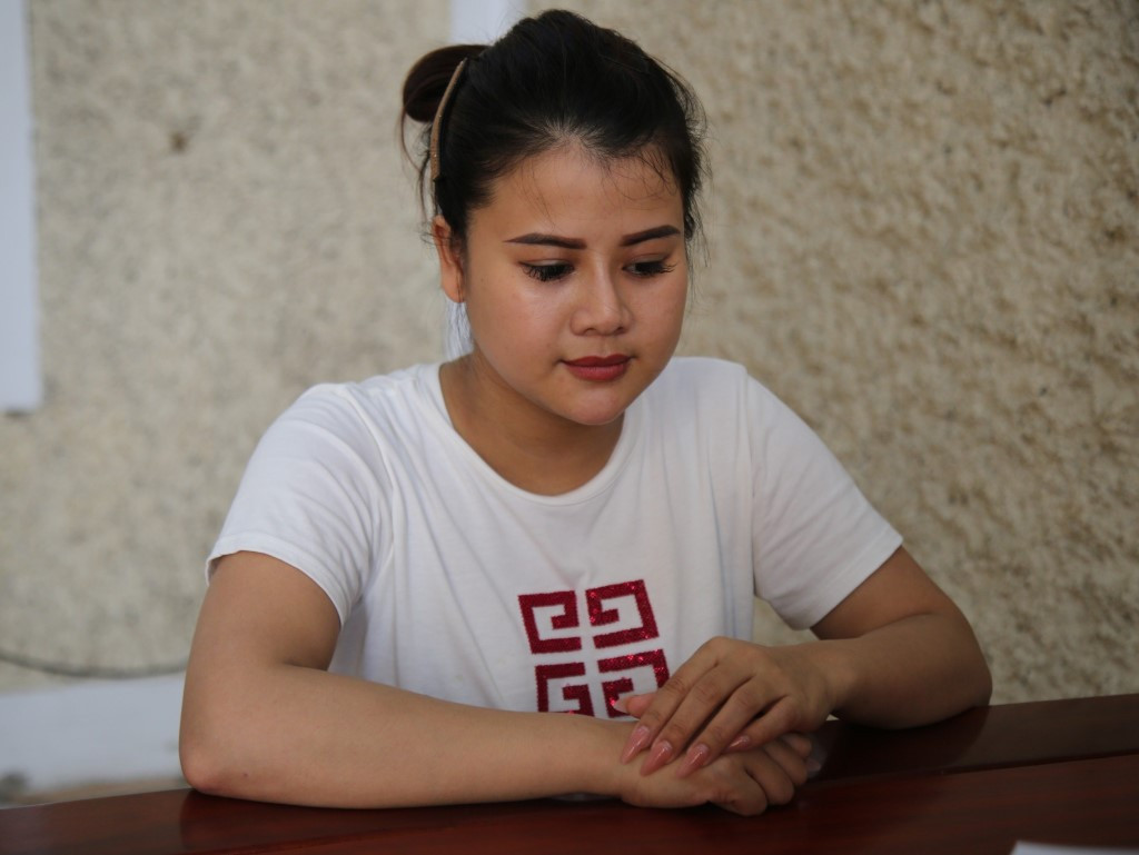 Nghệ An: Bắt hot girl cho vay lãi nặng, thu lợi bất chính hơn 400 triệu Nghe An: Bat hot girl cho vay lai nang, thu loi bat chinh hon 400 trieu