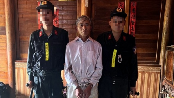 Các trinh sát tiếp tục gặp gỡ người dân ở Sèng Lảng, cùng với việc phát động phong trào người dân tố giác tội phạm. Bất ngờ, nhân chứng cung cấp thêm một người khác có mâu thuẫn với bà Hin. Theo nhân chứng, trước đó một thời gian, Tẩn Yêu Hò (64 tuổi, trú tại Sèng Lảng, Sìn Hồ, Lai Châu) có cãi vã với bà Hin về việc cây ngô trên ruộng bị nhổ mất. 