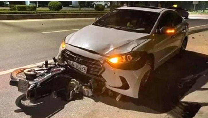  Đội trưởng Thanh tra giao thông lái ô tô chạy ngược chiều, tông chết nữ lao công: Ngày 5/1/2021, Công an TP Hưng Yên, tỉnh Hưng Yên đã ra quyết định khởi tố bị can đối với Vũ Văn Vương (đội trưởng Đội thanh tra số 2, Sở Giao thông vận tải tỉnh Hưng Yên) để điều tra về tội Vi phạm quy định về tham gia giao thông đường bộ. Trước đó, đêm ngày 21/11/2020, ông Vương lái ô tô chạy ngược chiều từ chợ Đầu (huyện Tiên Lữ, Hưng Yên) về chợ Gạo (TP Hưng Yên). Khi đi đến trước số nhà 205 Lê Văn Lương, phường An Tảo, xe của ông Vương va chạm với một taxi, sau đó va chạm tiếp với xe máy do chị V.T.H. (38 tuổi, ở huyện Tiên Lữ, nhân viên Công ty môi trường đô thị TP Hưng Yên) khiến chị H. tử vong tại chỗ. 