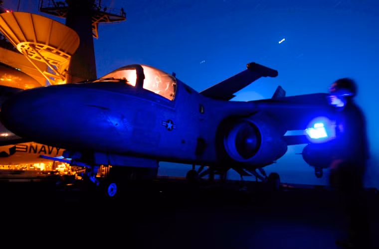 Tổng cộng 188 chiếc được chế tạo trong 4 năm từ 1974-1978, đơn giá mỗi chiếc 27 triệu USD.