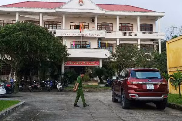 Pho chanh Thanh tra Quang Nam tu vong tai tru so: Nghi roi tu tren cao