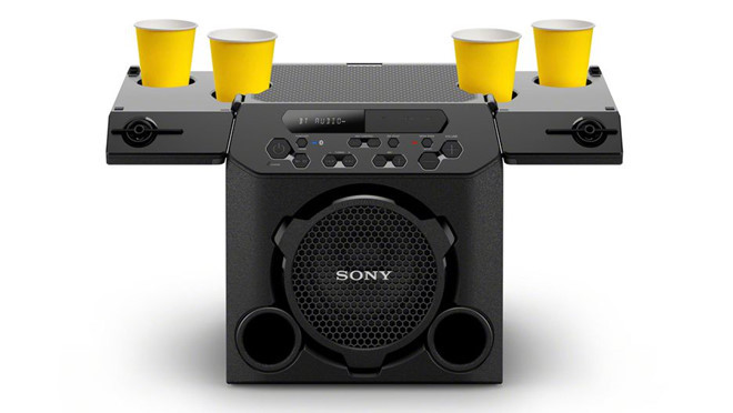 Sony GTK-PG10 là mẫu loa di động có thiết kế đặc biệt. Người dùng có thể đặt được 4 chai/ly bia ở phía trên bề mặt của loa, phù hợp cho những bữa tiệc ngoài trời. Thiết bị cho thời gian sử dụng liên tục lên đến 13 tiếng. GTK-PG10 có mức giá 250 USD, tuy nhiên Sony chưa công bố ngày mở bán chính thức.