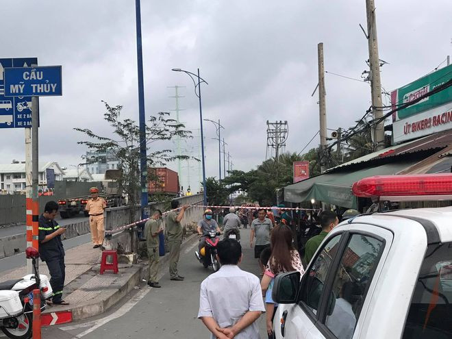 Căn nhà cấp 4 có diện tích khoảng 60m2, 5 xe gắn máy và một số vật dụng cháy hoàn toàn. (Ảnh: Thanh Niên)