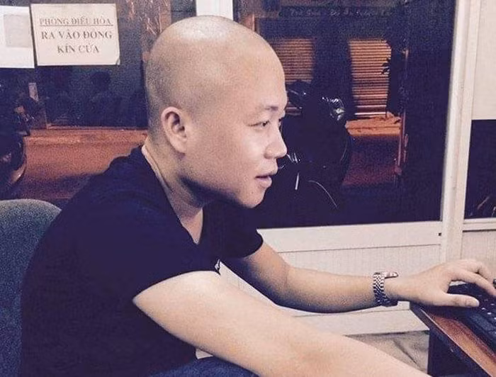  Bắt Dương "đẹp trai" cầm đầu vụ "chôn sống" nam thanh niên: Ngày 30/3, Công an tỉnh Nghệ An đã bắt giữ đối tượng Nguyễn Trọng Dương (còn gọi là Dương "đẹp trai", trú tại TP Vinh, Nghệ An) được cho là cầm đầu vụ "chôn sống" nam thanh niên khi người này đang lẩn trốn tại Hà Nội.