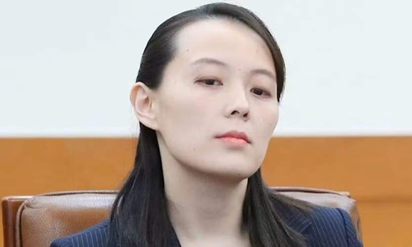 "Cần phải khiến cho họ chịu đựng những gì họ đã làm", Bà Kim Yo-jong nói, đề cập những gì cô gọi là sự thất bại của Hàn Quốc trong việc ngăn chặn chiến dịch phát truyền đơn.