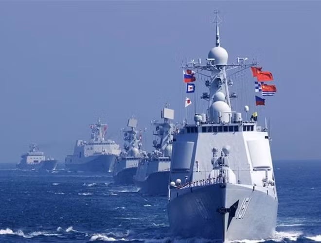 Nhưng điều kiện bao trùm hơn cả, động lực chính cho cuộc đối đầu này là sự cân bằng quyền lực đang thay đổi giữa Trung Quốc và Ấn Độ, đặc biệt là việc Trung Quốc mở rộng sức mạnh hàng hải ở Ấn Độ Dương, giảm bớt lợi thế địa lý của Ấn Độ.