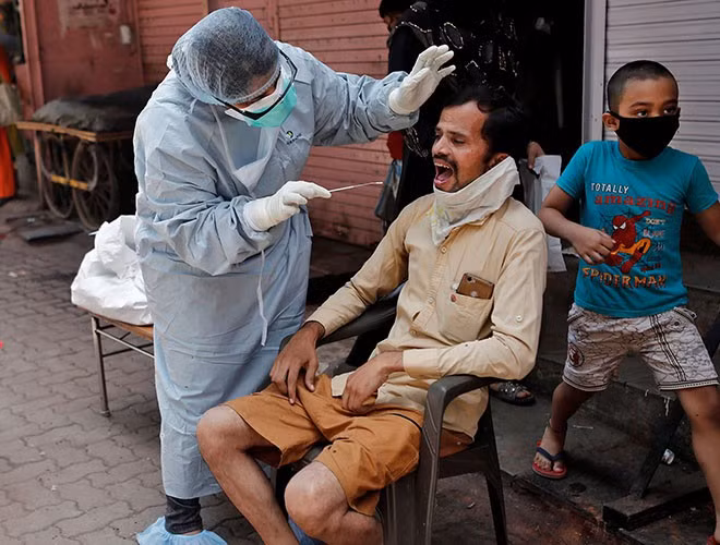 Ấn Độ cũng đã chỉ trích Tổ chức Y tế Thế giới (WHO), ủng hộ một cuộc điều tra quốc tế về cáo buộc Trung Quốc thiếu trách nhiệm trong xử lý đại dịch. Có lẽ vì thế, Trung Quốc cảm thấy cần phải gây áp lực lên Ấn Độ.