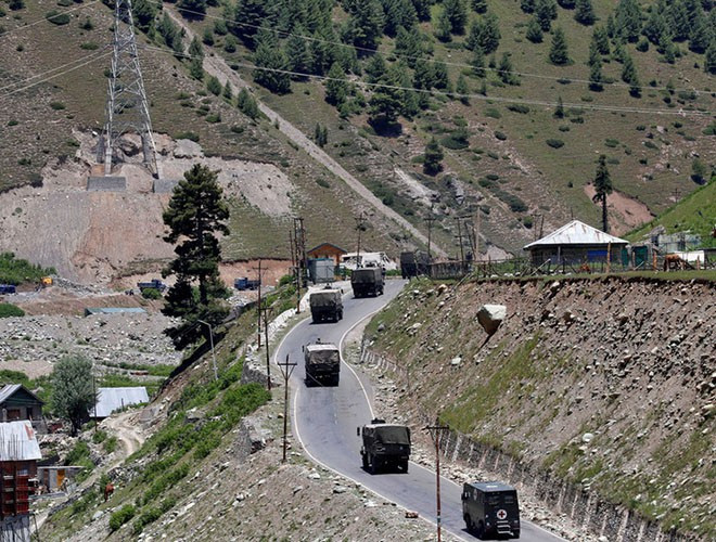 Ấn Độ chống đỡ lại điều đó bằng cách thông qua các sáng kiến hợp tác với Mỹ, Australia và Nhật Bản. Gần đây họ đã nâng cấp quan hệ với Australia lên quan hệ đối tác chiến lược toàn diện và ký thỏa thuận về logistic như đã từng ký với Nhật Bản và Mỹ.