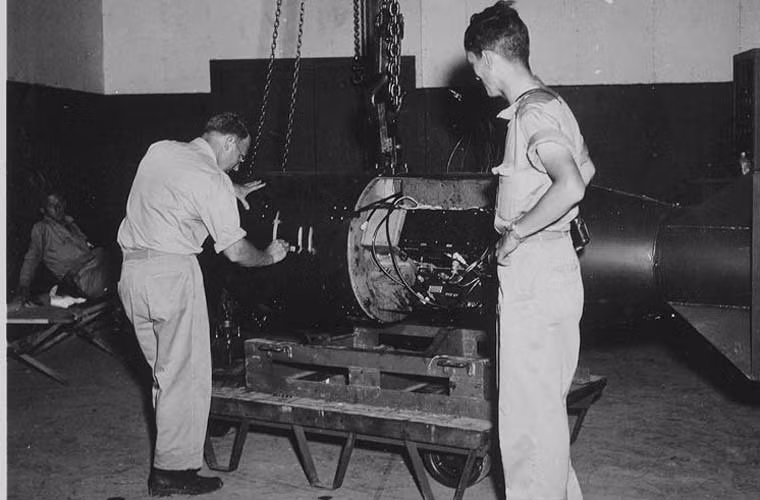 Sau chiến tranh, ít nhất 25 quả bom nguyên tử Little Boy đã được lắp ráp vào năm 1947 và sử dụng cho máy bay tuần tra chống ngầm Lockheed P2V. Tất cả số bom này chính thức ra khỏi biên chế và bị phá hủy vào tháng 1/1951.