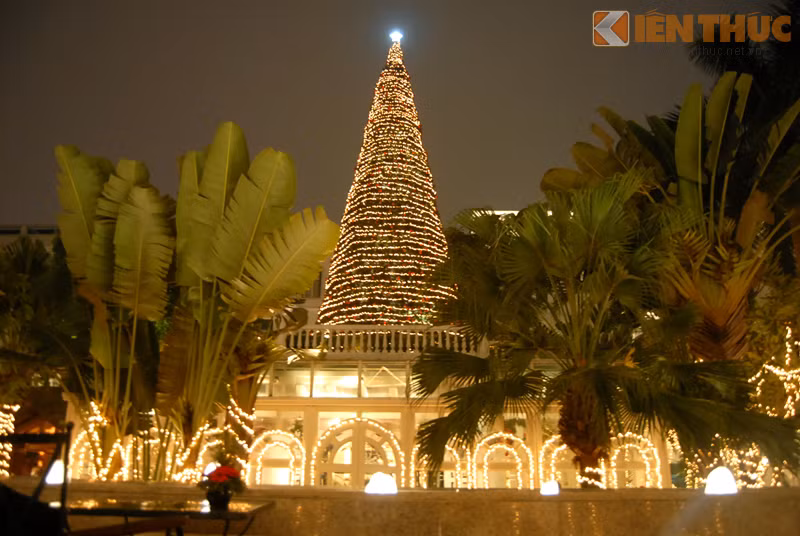 Khách sạn từng là nơi nhiều nguyên thủ, đại sứ và nhiều nhân vật nổi tiếng các nước khi tới Hà Nội, chọn làm nơi nghỉ ngơi, thư giãn.