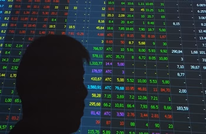 Ca nhan dung 26 tai khoan thao tung gia co phieu DPS bi xu phat nang