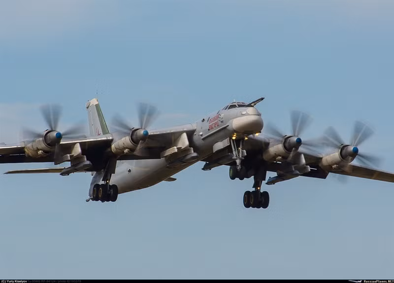 Vậy tên lửa X-101 có gì đặc biệt để có thể đứng đầu thế giới như tạp chí Mỹ nói? Tên lửa hành trình X-101 là tên lửa hành trình chiến lược phóng từ máy bay, thuộc lớp không đối đất và được trang bị công nghệ tàng hình do Cục thiết kế Raduga nghiên cứu và phát triển.