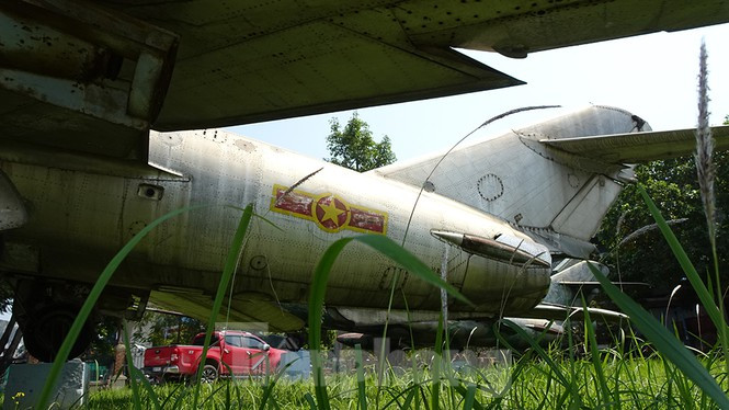 Theo các chuyên gia quân sự đánh giá, máy bay tiêm kích dưới tốc độ âm thanh này (vận tốc tối đa là 0.93 Mach) được sử dụng có hiệu quả nhất trong đối đầu với các máy bay tiêm kích-ném bom nặng nề, bay chậm (0.6-0.8 Mach) của Mỹ, như B-50 hay B-36 (cả hai loại máy bay này đều trang bị động cơ piston).