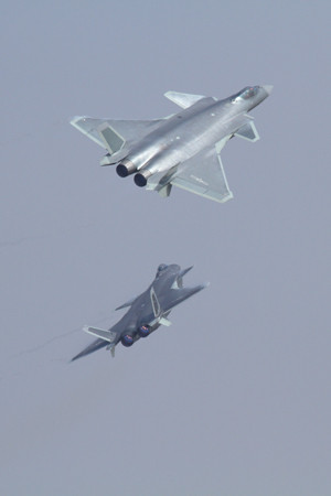 Hàn Quốc cũng đang phát triển một máy bay chiến đấu thế hệ thứ năm mang tên KF-X; vào tháng 4 năm 2011, Hàn Quốc và Indonesia đã xác nhận việc ký thỏa thuận để cùng phát triển máy bay chiến đấu thế hệ tiếp theo KF-X của Hàn Quốc và IF-X của Indonesia.