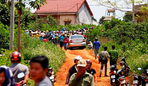 3 ba chau bi sat hai: Chong con, hang xom rat “ngan” nghi pham-Hinh-2