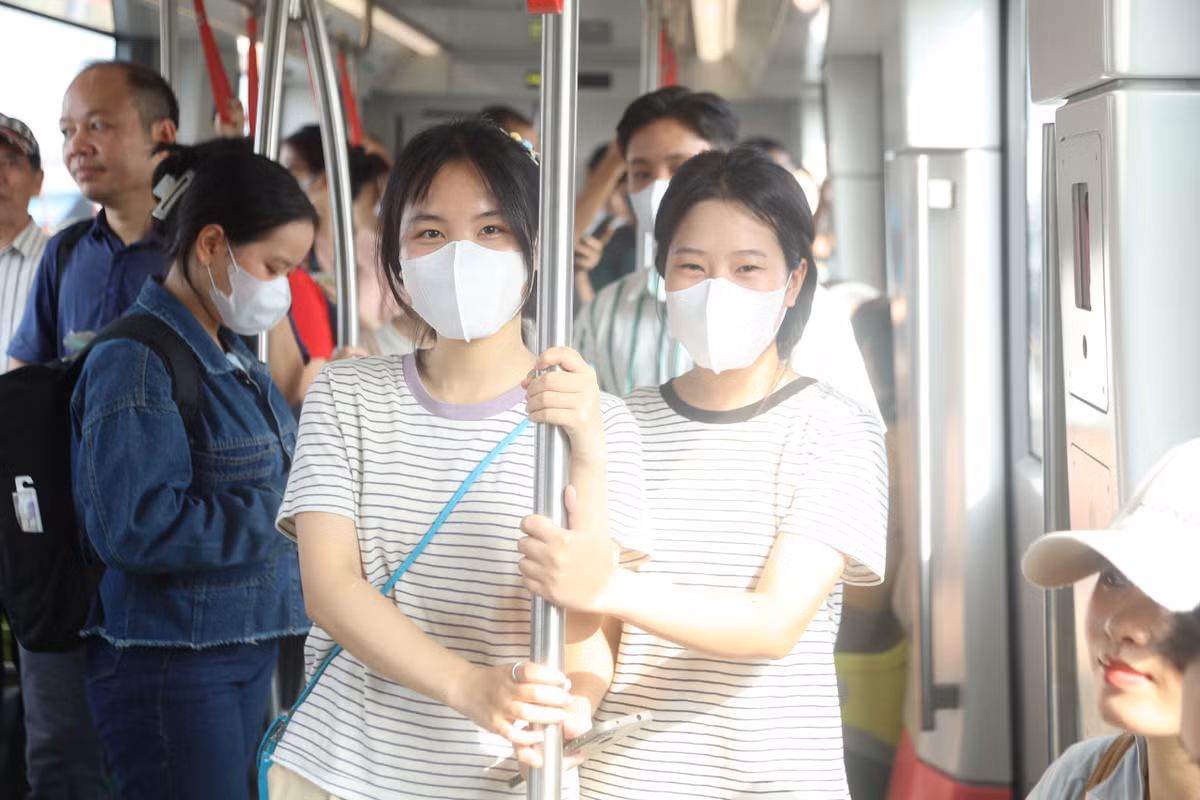 Việc trải nghiệm đường sắt đô thị Nhổn - Ga Hà Nội sẽ được miễn phí trong 15 ngày.