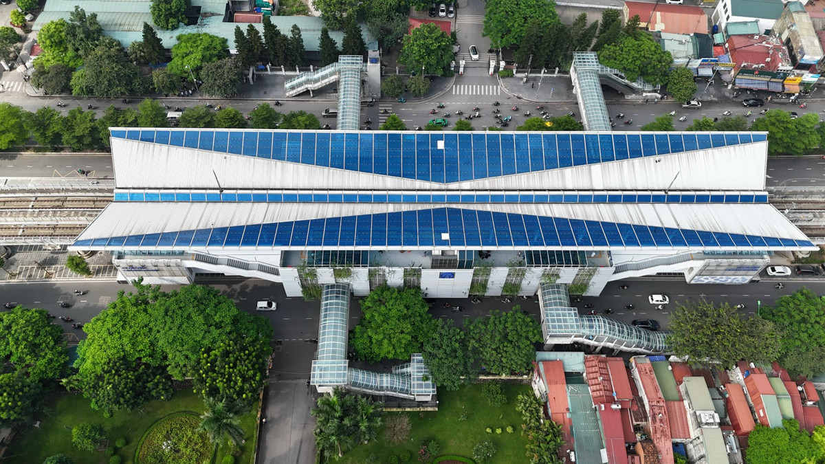 Sáng 8/8, TP Hà Nội đã đưa vào vận hành khai thác đoạn trên cao tuyến đường sắt đô thị Nhổn - Ga Hà Nội với chiều dài 8,5km.