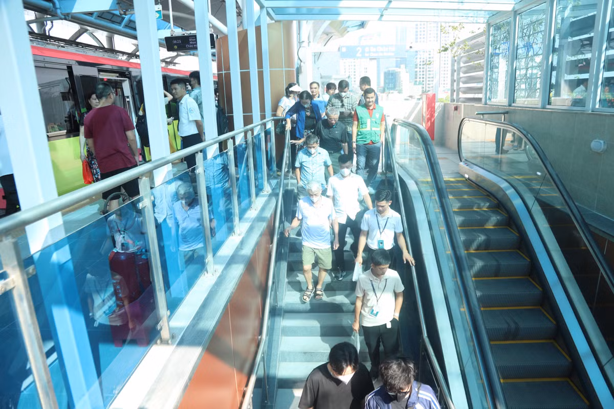 Không ít hành khách đã xác định đây là phương tiện để di chuyển lâu dài.