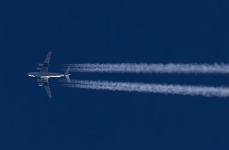 Đặc biệt, Il-76 có thể hoạt động ngay ở những vùng có điều kiện khí hậu tồi tệ nhất thế giới như ở Siberia và vùng Bắc cực.