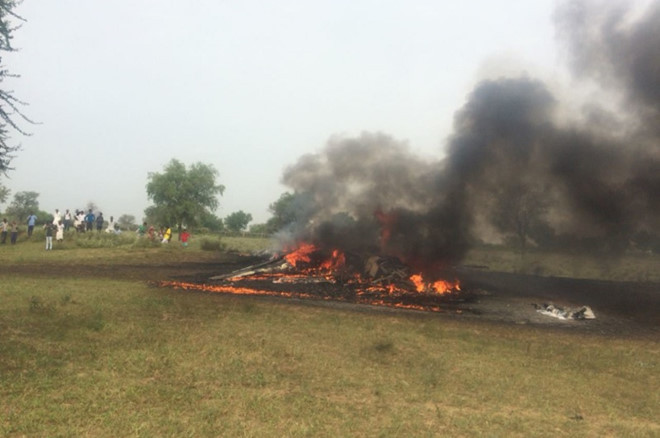 Ba giai đoạn này là các yếu tố quan trọng của đào tạo phi công chiến đấu và bất kỳ khâu làm tắt, chắc chắn sẽ dẫn đến thảm họa. Nhưng AIF đang thiếu nghiêm trọng máy bay AJTs, mà chuyển thẳng từ máy bay trung cấp IJT sang máy bay tiêm kích chiến đấu như MiG-21. Kết quả là các phi công trẻ điều khiển tiêm kích chiến đấu bị tai nạn với một tốc độ đáng báo động.