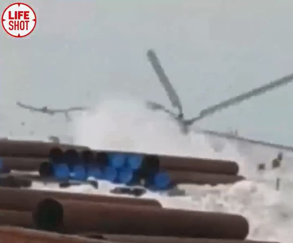 Mi-26 là chiếc trực thăng đầu tiên sử dụng cánh quạt 8 lá, nó có thể tiếp tục hoạt động với một động cơ (tùy thuộc vào trọng lượng bay). Tuy chỉ nặng hơn chiếc Mi-6 thế hệ trước chút ít nhưng Mi-26 có thể mang theo tải trọng tới 20 tấn.