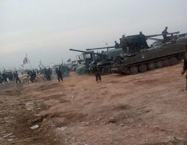 Cuộc chiến tại Syria lúc đầu chỉ là cuộc nội chiến giữa một bên là Quân đội chính phủ Syria (SAA) và các phe phái nổi dậy, mà mạnh nhất là Quân đội Syria tự do (FSA); đến giữa tháng 7/2013, Tổng thống Assad chỉ còn kiểm soát khoảng 30-40% lãnh thổ, chính quyền của Tổng thống Assad khi đó ở vào thế “Nghìn cân treo sợi tóc”.