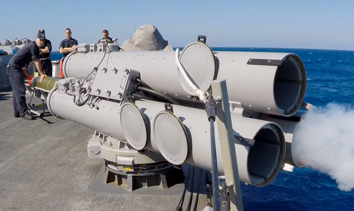 Ống phóng lôi trang bị trên tàu chiến Mỹ. Ảnh: Seaforces