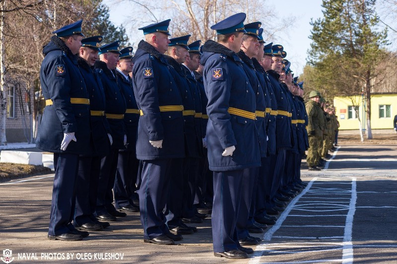 Trước khi S-400 đến khu vực này, S-300PT đảm nhận việc bảo vệ không phận trước các mối đe dọa từ trên không. Sĩ quan chỉ huy đơn vị Jan Krainov mô tả việc sử dụng S-300 và S-400 giống như "bạn đang lái một chiếc xe ZAZ, chuyển sang cầm lái chiếc Lexus hạng sang". Ảnh: Warspot.