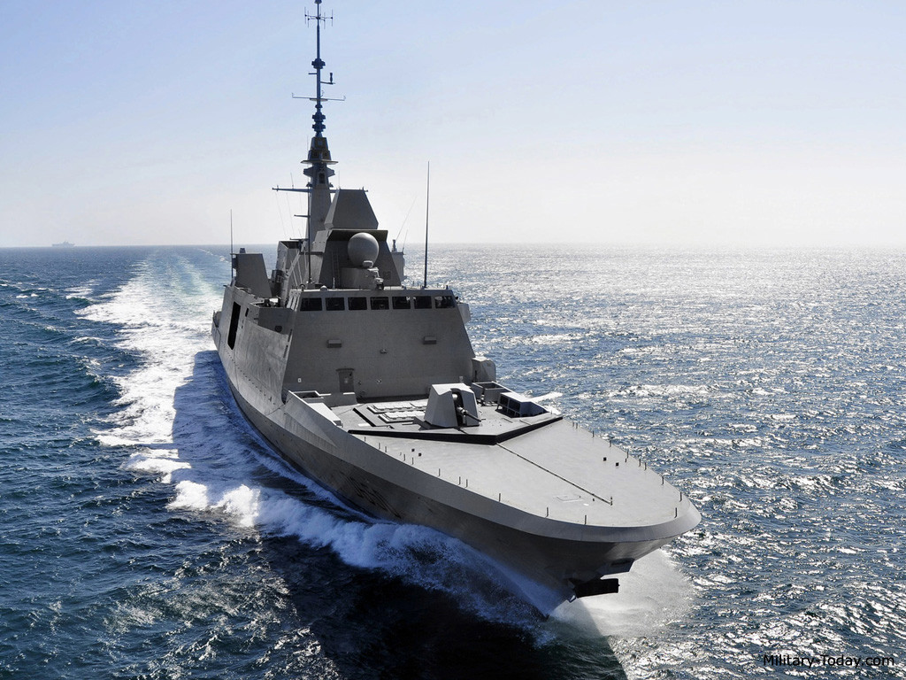 Tàu Aquitaine của Pháp. Tàu có lượng giãn nước 6.000 tấn, sở hữu thiết kế tàng hình hoàn hảo hơn mọi tàu chiến Nga và thế giới hiện nay. Đáng tiếc, hỏa lực không tương xứng của nó khiến Aquitaine không giành được thứ hạng cao. Tuy được trang bị hệ thống tên lửa hành trình đối đất SCALP có tầm bắn đến 1.000km, nhưng nó thiếu hệ thống phòng không và tên lửa hành trình chống hạm tầm xa. Nguồn ảnh: Military-Today