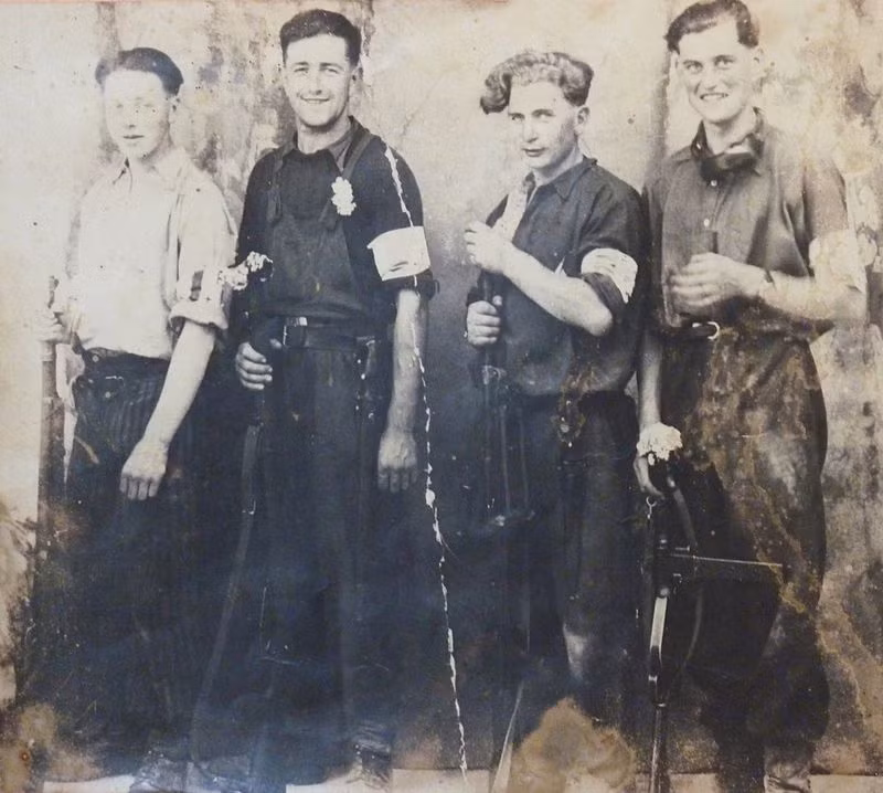 Sau đó, với sự viện trợ về mặt khí tài, thiết bị và thậm chí là viện trợ cả chuyên gia của Anh và Mỹ, lực lượng kháng chiến Pháp dần đi vào quy củ, hoạt động hiệu quả hơn trên mọi mặt trận. Nguồn ảnh: Wiki.