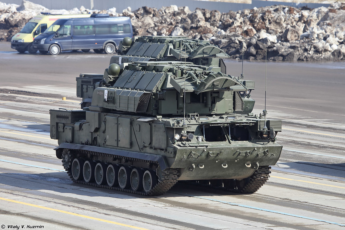 Tên lửa phòng không tầm thấp Tor-M2. Ảnh: Vitaly V.Kuzmin.