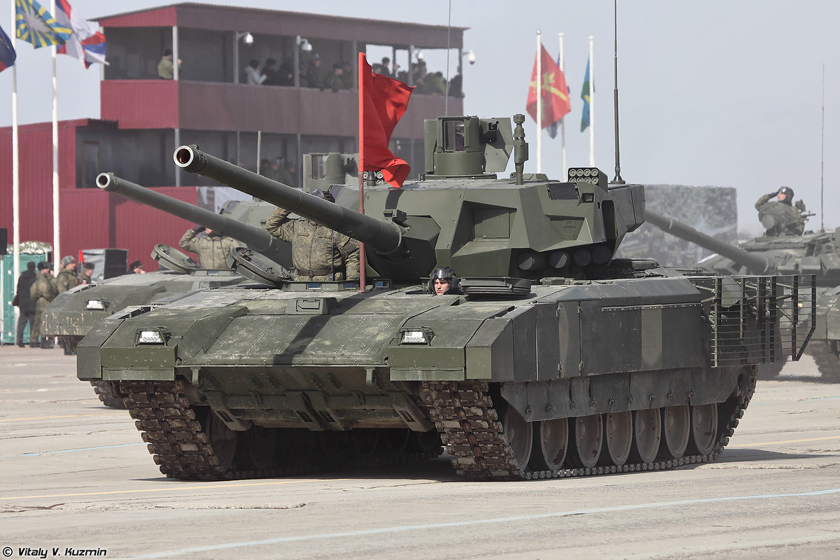Siêu tăng T-14 Armata, nòng cốt sức mạnh của tăng thiết giáp Nga trong thời gian tới. T-14 là xe tăng đầu tiên trên thế giới sử dụng tháp pháo điều khiển từ xa. Ảnh: Vitaly V.Kuzmin.