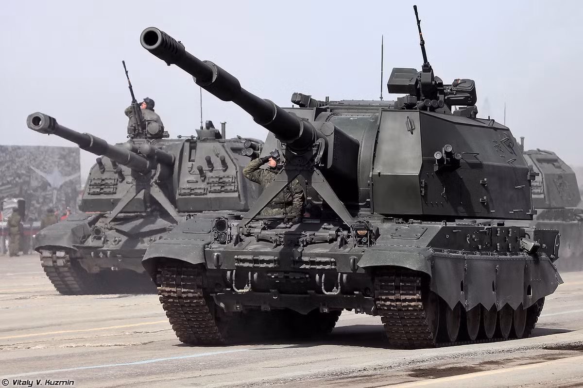 Pháo tự hành 2S35 Koalitsiya-SV. Đây là mẫu pháo mới và mạnh nhất của quân đội Nga. Ảnh: Vitaly V.Kuzmin.