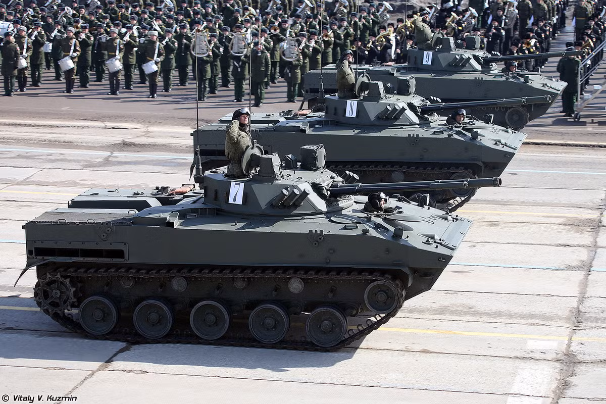 Xe chiến đấu bộ binh đổ bộ đường không BMD-4. Nó là vũ khí chủ lực của lính dù Nga. Ảnh: Vitaly V.Kuzmin.